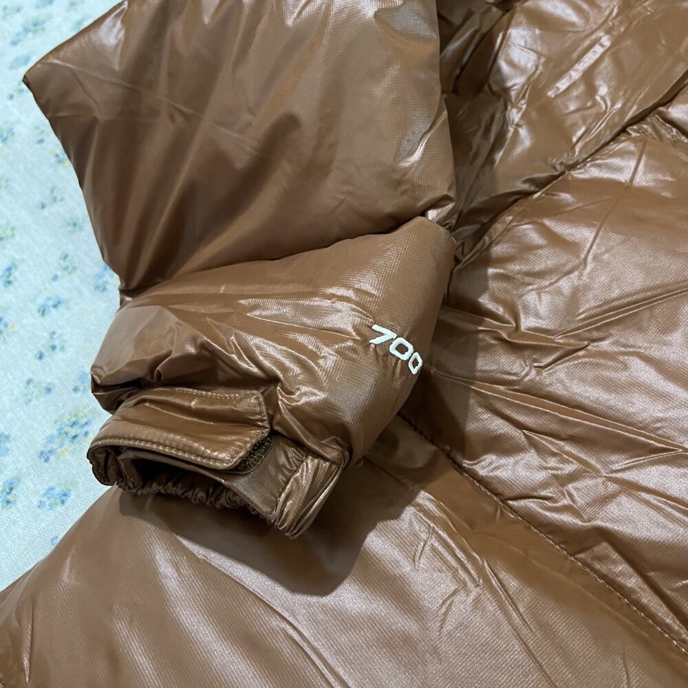The North Face 1984 Short "Kendall Jenner Style" Glossy Down Jacket - Picture 7 of 11